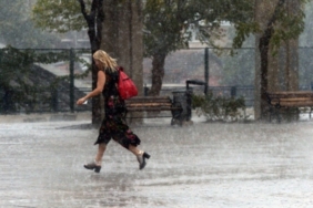 meteoroloji-uyarisi-sicaklik-yukselise-gecerken-yaz-yagmuru-etkili-olacak-haber-basligi-5kxnR9Hz.jpg