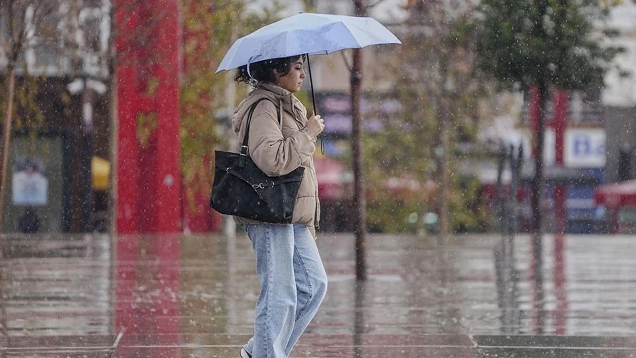 meteorolojiden-kuvvetli-yagis-ve-ruzgar-uyarisi-turkiye-genelinde-beklenen-etkiler-Qv1vKWJu.jpg