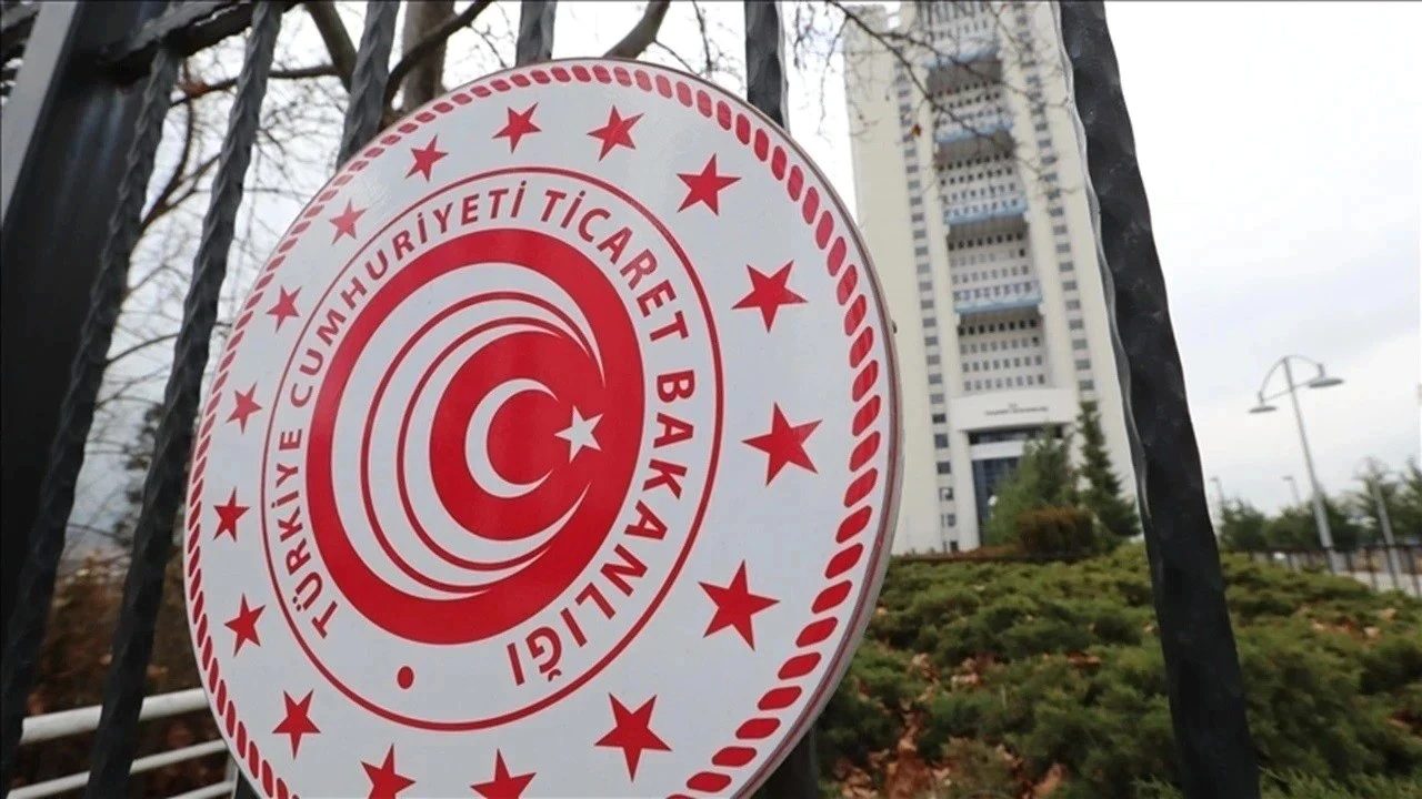 ticaret-bakanligi-bogulma-riski-tasiyan-pelus-kaz-oyuncagini-yasakladi-C8Dm4VIq.jpg