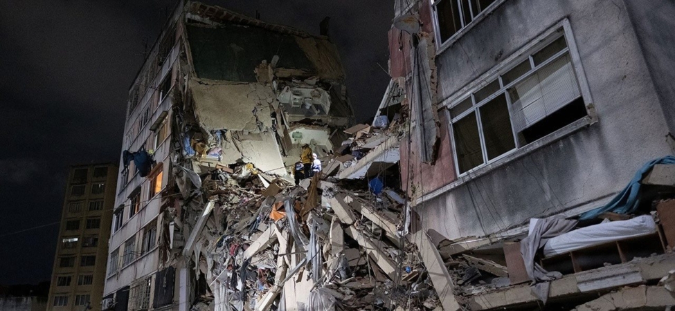 venezuela-depreminde-can-kaybi-artiyor-yasamini-yitirenler-3-bin-535e-yukseldi-GIhsj2lN.jpg